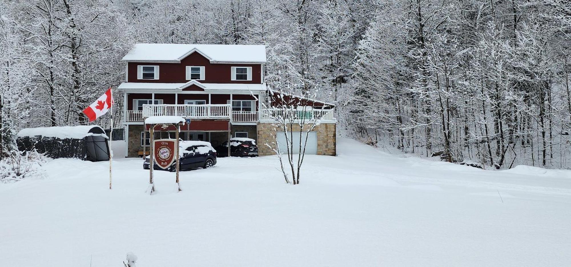 Chelsea Gite Le Tresor Cache Bed & Breakfast المظهر الخارجي الصورة